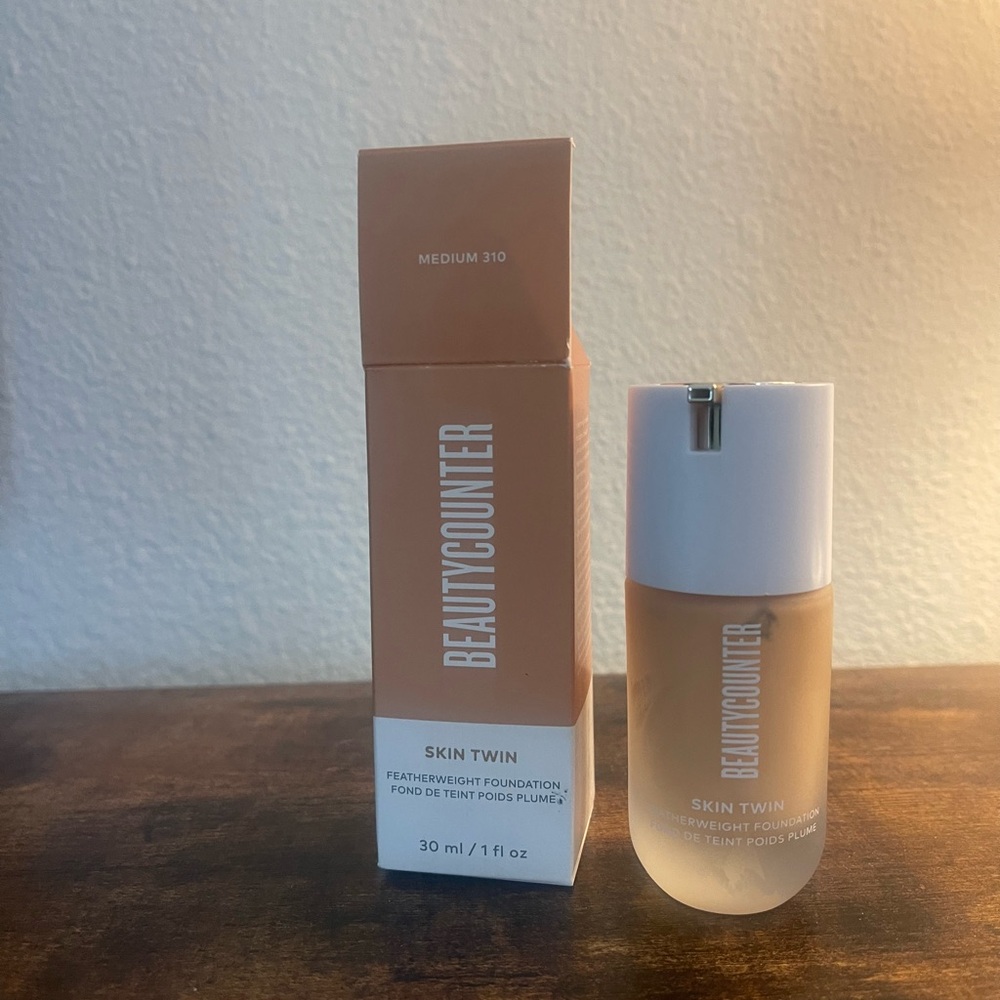 Beauty Counter Skin Twin Featherweight Foundation medium 310